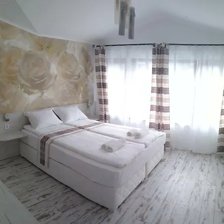Vip House Pontos Penzion